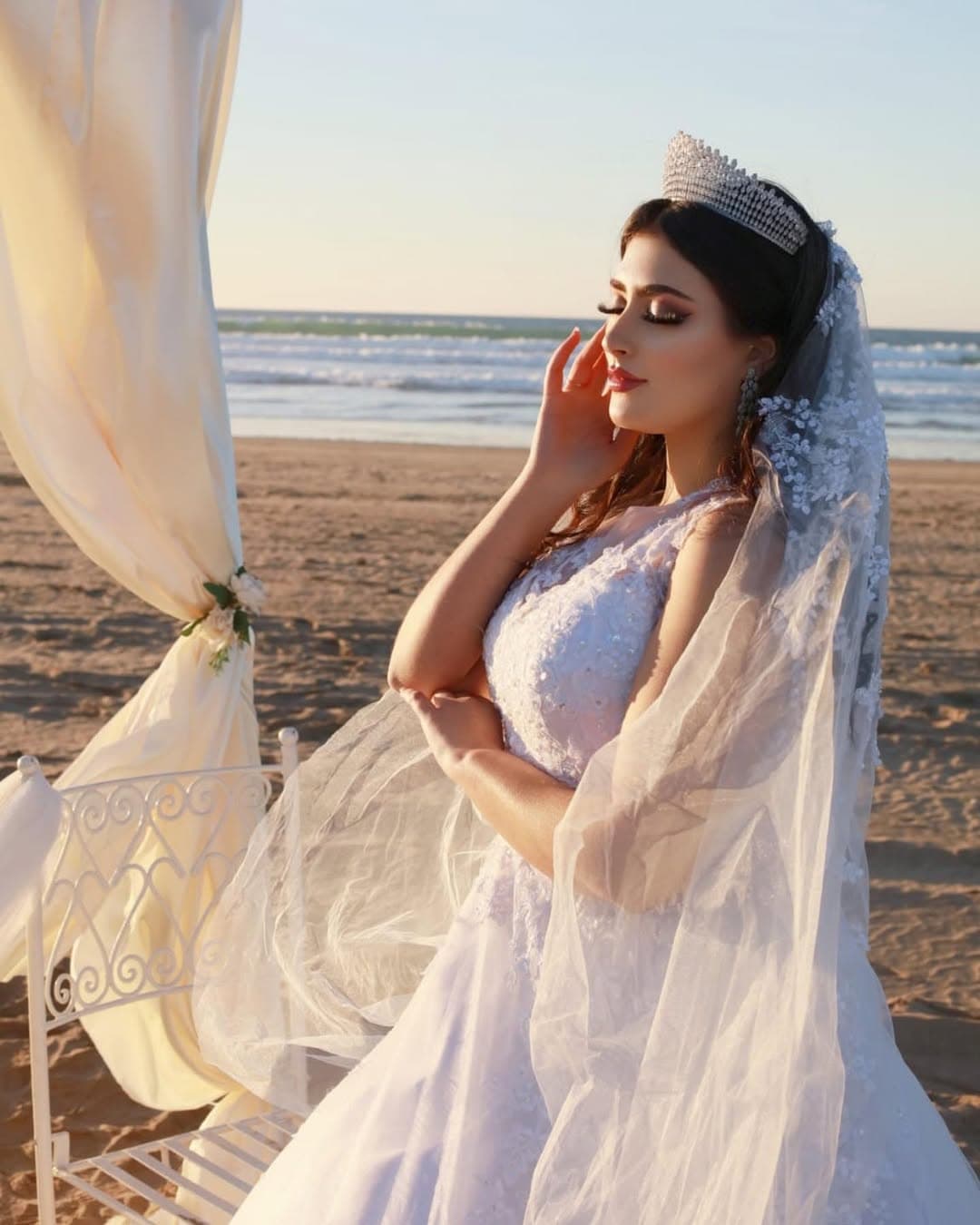 Bride dress by Hanae